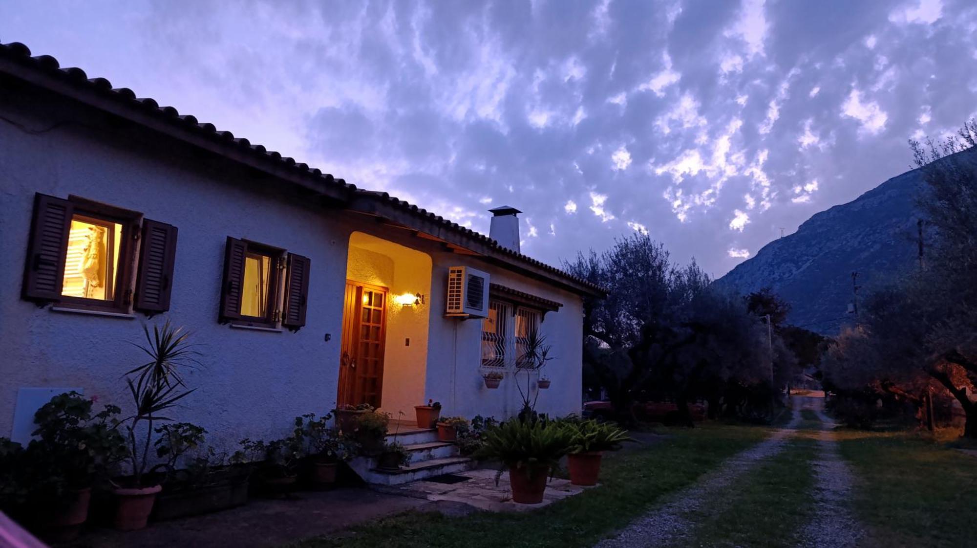 Nafpaktos Cottage By The Sea For Travelers And Dreamers! Esterno foto
